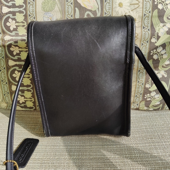 Vintage 90's Black Coach Scooter bag. - Picture 4 of 8